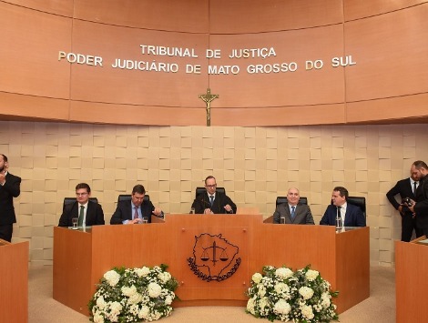 Procurador-Geral de Justiça prestigia a posse do novo Defensor Público-Geral e reforça os laços institucionais